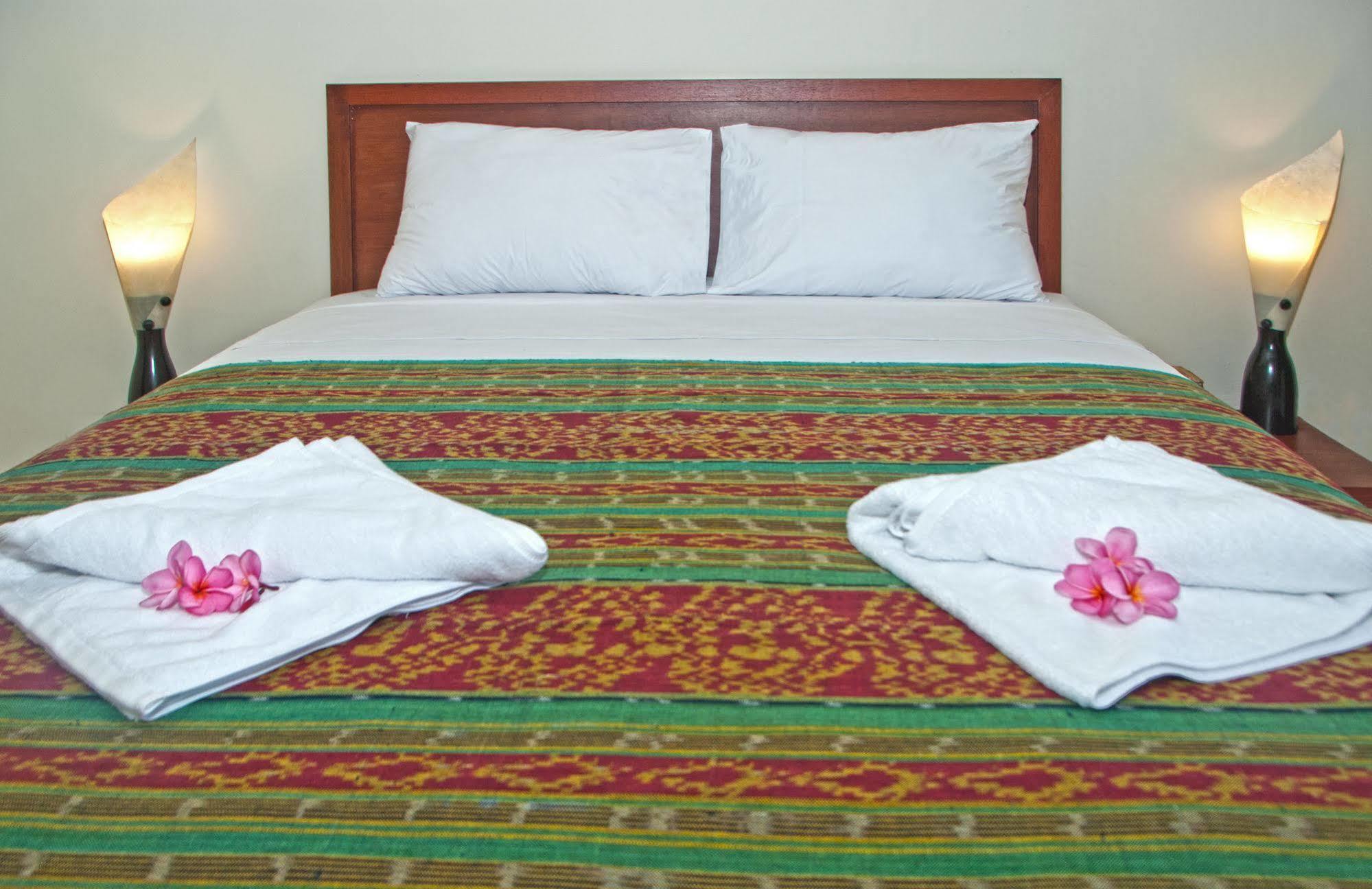 Mama Bella'S Retreat Bed and Breakfast Senggigi Buitenkant foto